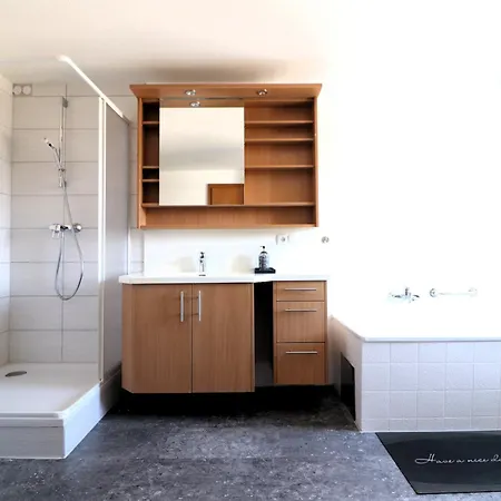 Montfort - *